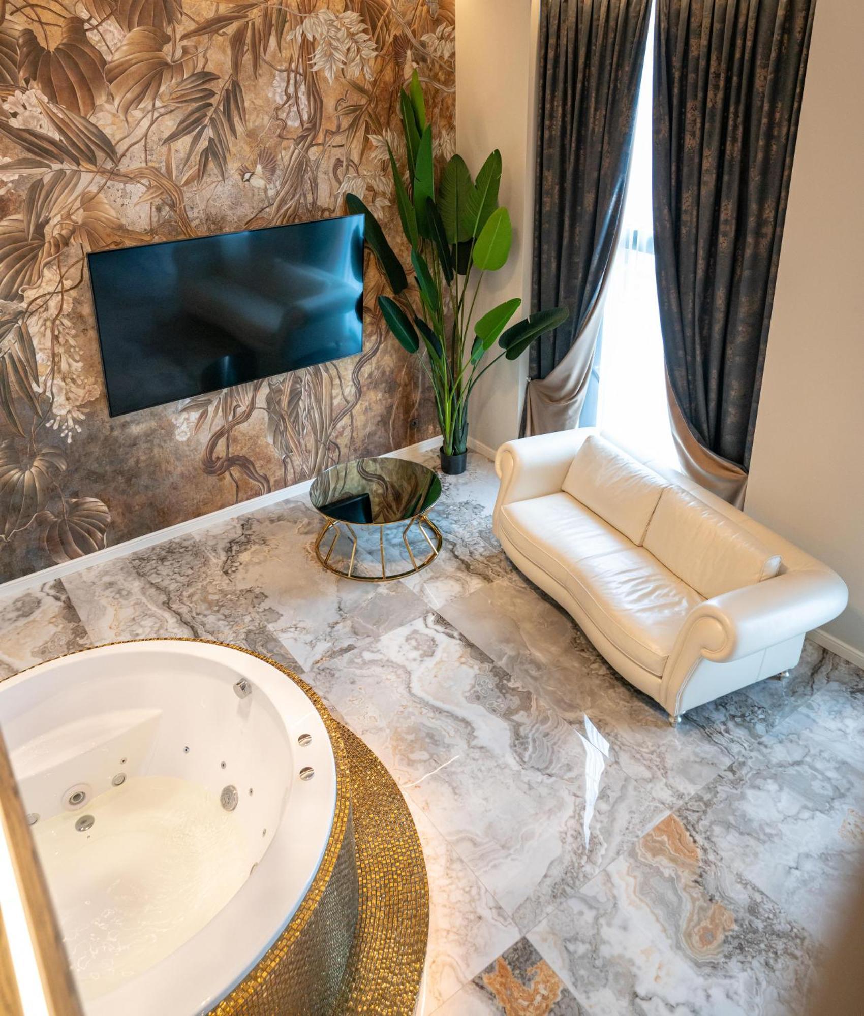 Jacuzzi Exotica Apartment Klaipėda Eksteriør bilde